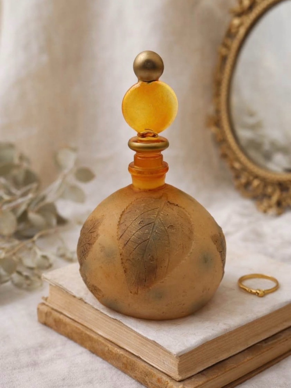 Amber Glass Decorative Perfume Bottle with Leaf Motif